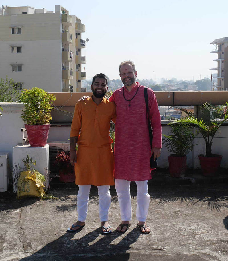 Tanárommal, Deepak Anthwal-al